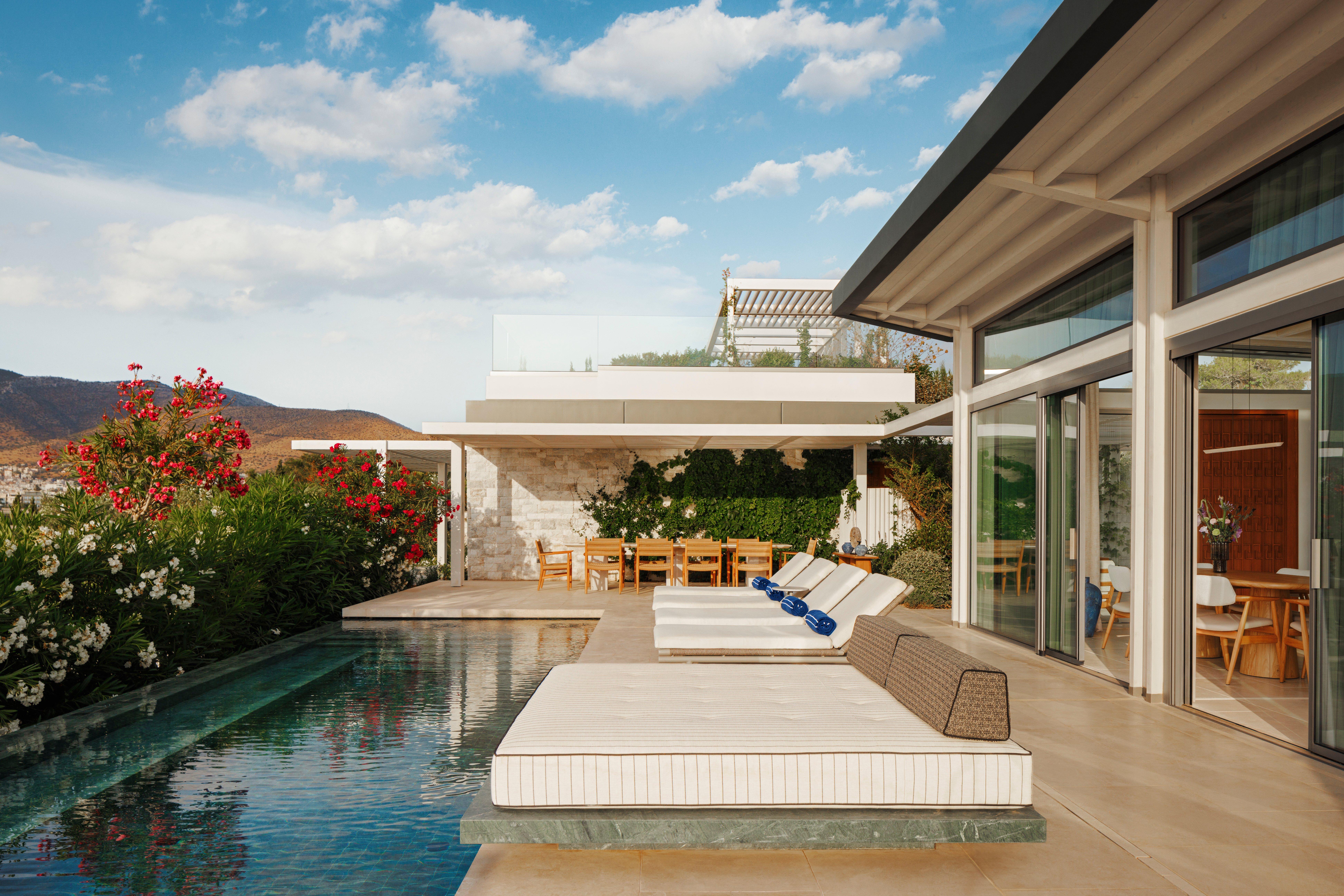 Private Homes Garden Pool