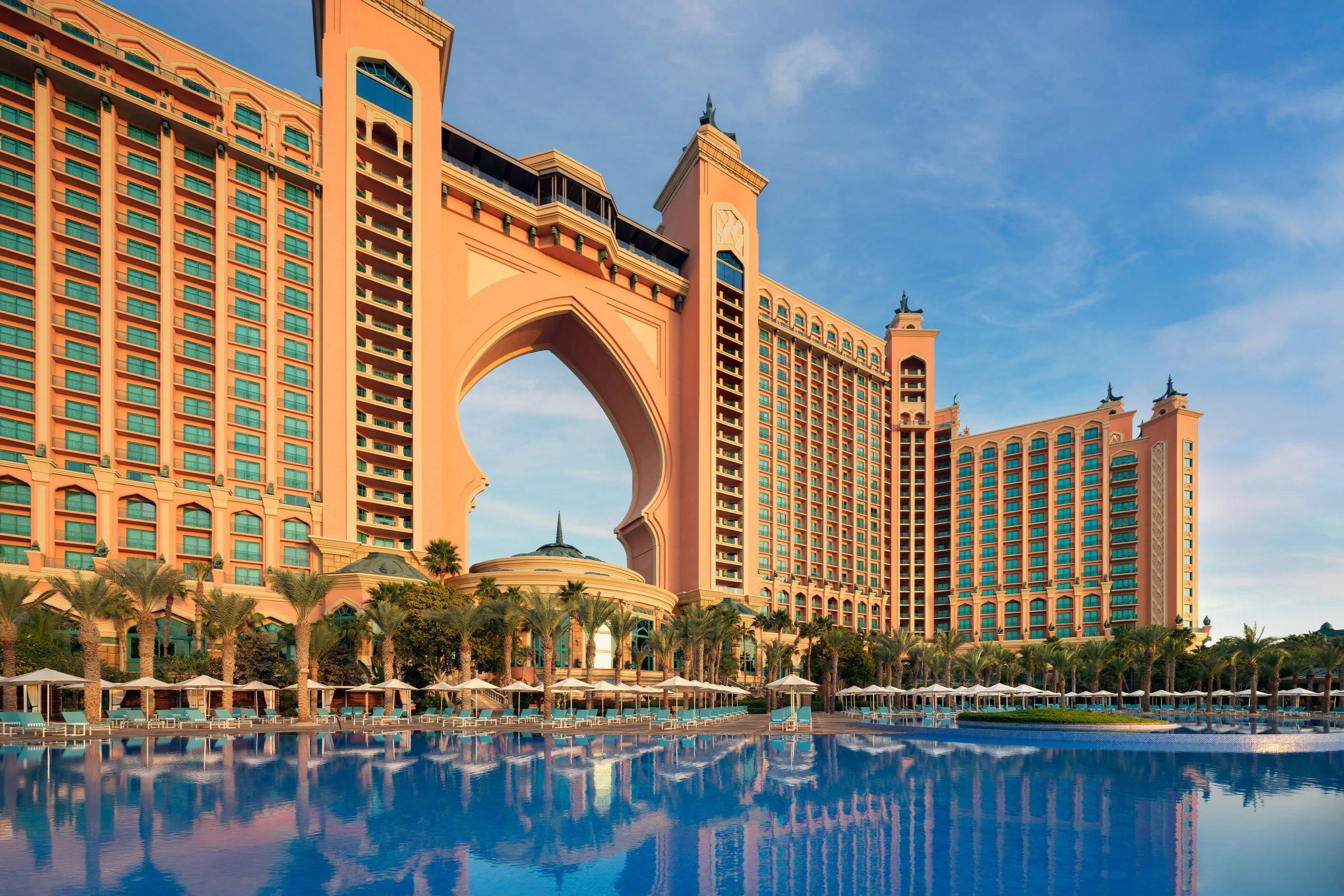 Atlantis-The-Palm-Pool