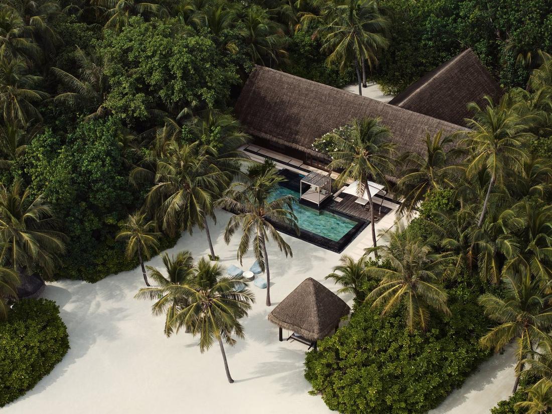 Grand Beach Villa With Pool at One&Only Reethi Rah