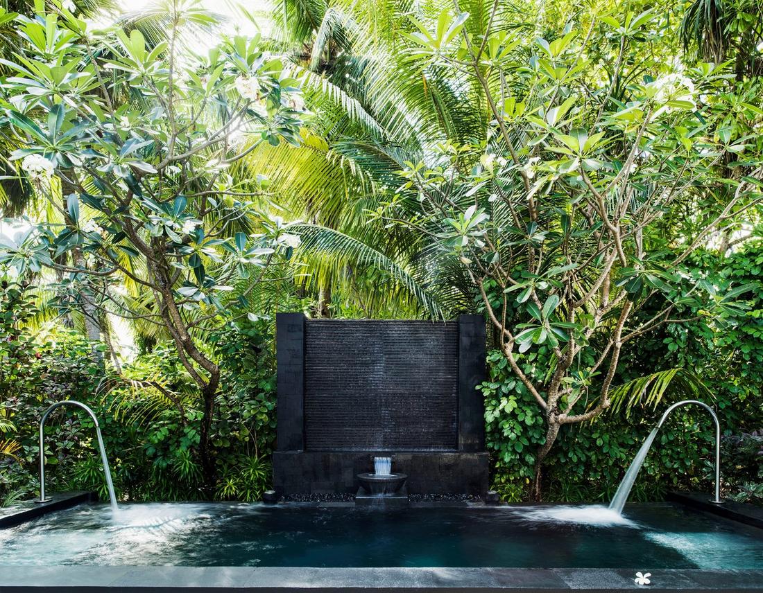Spa vitality pool at One&Only Reethi Rah