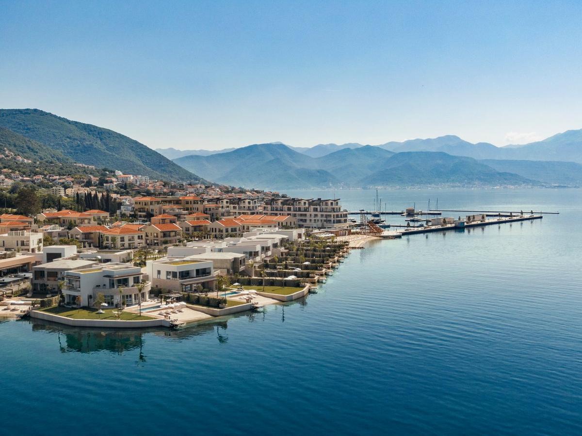 One&Only Portonovi - Lounge terrace open to the bay and mountains