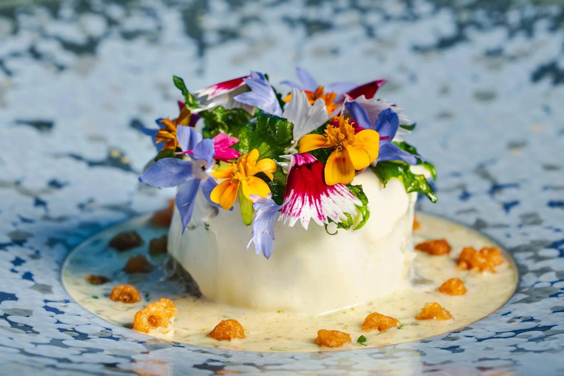 Ossiano Food with flowers