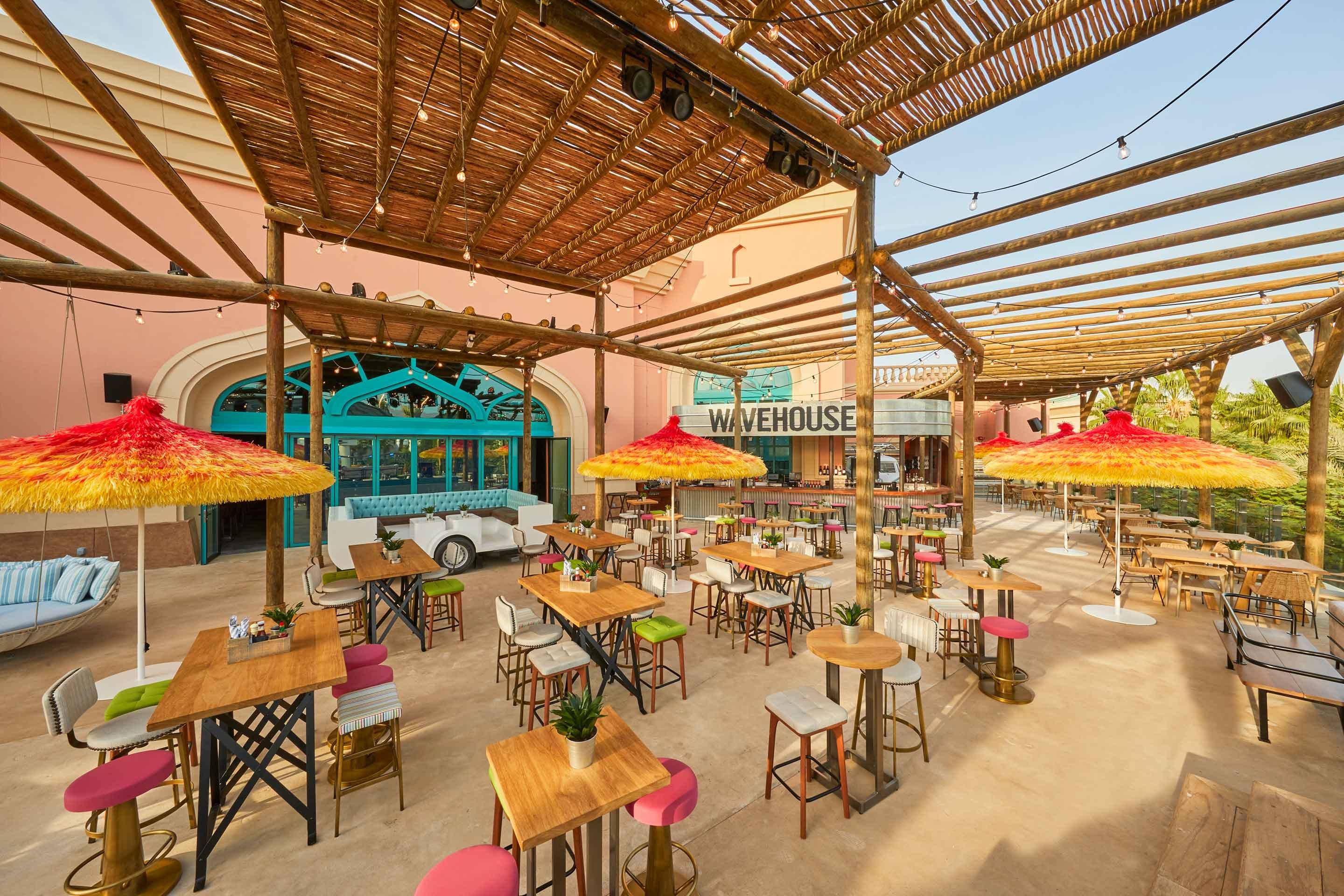 Outdoor Dining at Wavehouse