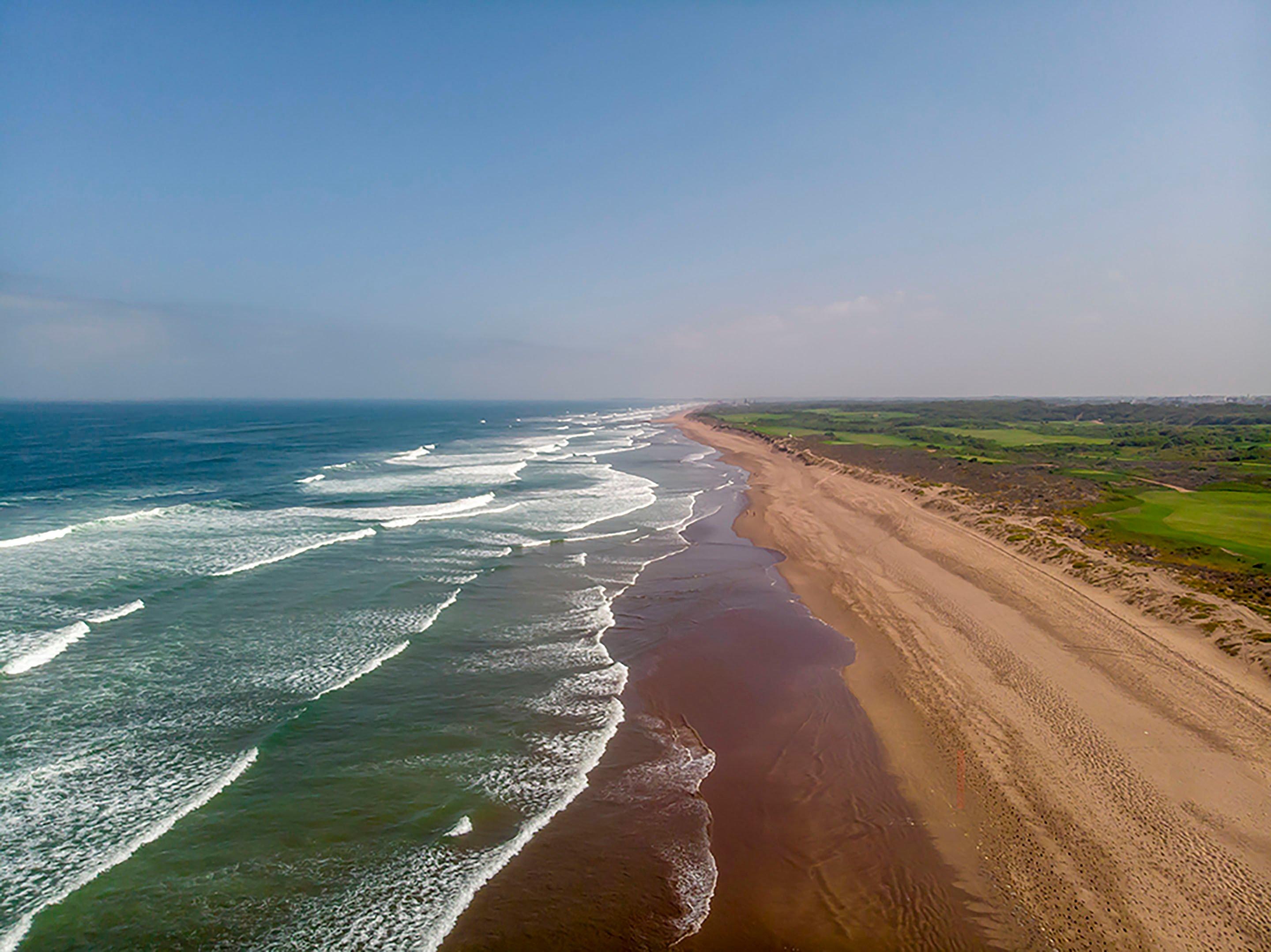 Mazagan Beach and Golf Resort - Mazagan enjoys an unrivalled position aside the Atlantic sand dunes and beach