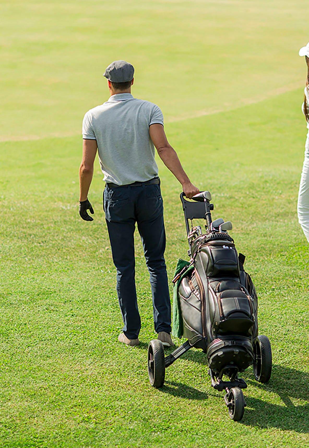 couple-golf-2-crop