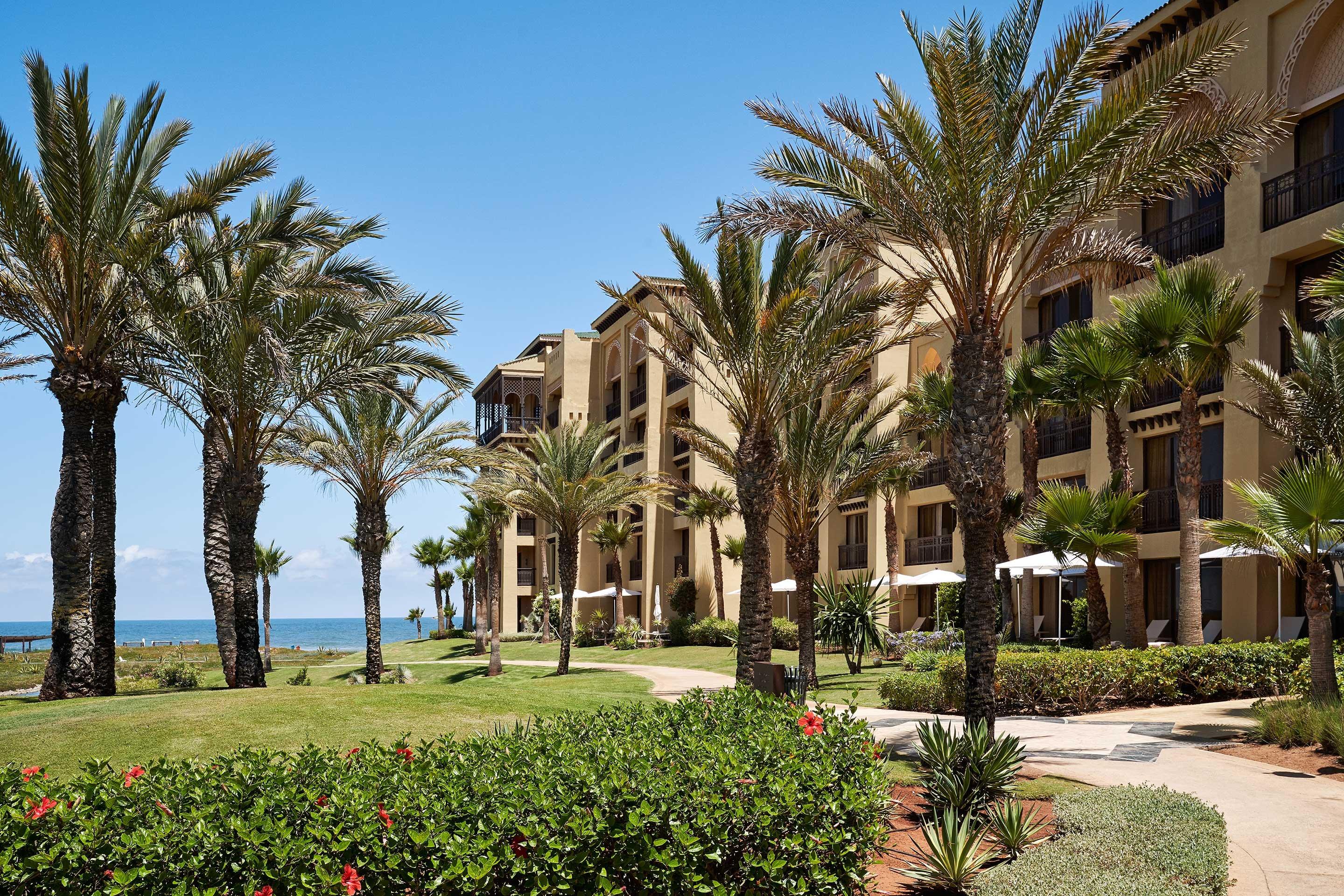 resort-garden-view